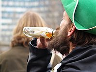Число россиян, пьющих спиртное, растет, показал опрос - «Здоровая жизнь»