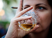Курение и алкоголь приводят к ускоренному старению мозга - «Здоровая жизнь»