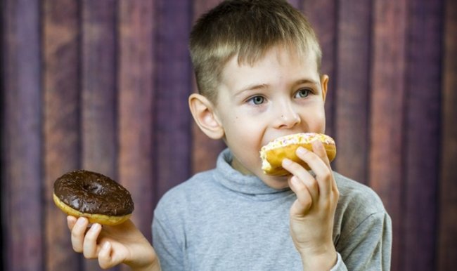 Любовь к сладостям в детстве приводит к алкоголизму во взрослой жизни - «Здоровая жизнь»