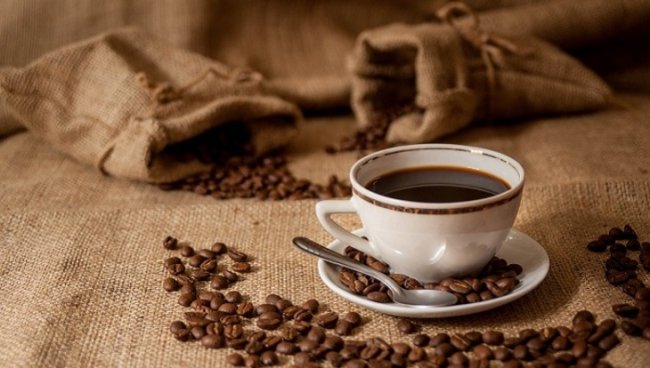Ученые сосчитали, сколько чашек кофе продлевают жизнь - «Здоровая жизнь»