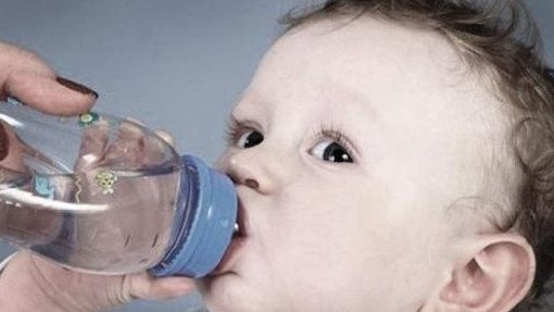 Медики: Питьевая вода может убить младенца - «Педиатрия»