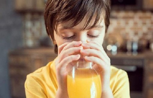Ученые рассказали чем фруктовый сок опасен для детей - «Педиатрия»
