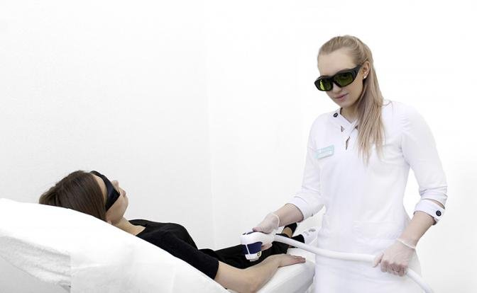 Можно ли делать лазерную эпиляцию летом? - Свободная Пресса - Красота и уход. Лазерная эпиляция. Особенности проведения эпиляции летом. Новости медицины и здоровья - «Новости Медицины»